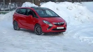 Новый Opel Zafira Tourer 2015 - обзор интерьера