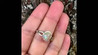 Серебряное кольцо с опалом, размер 19