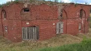 Бобруйская крепость в городе Бобруйск. Засыпанная крепость звезда. Белоруссия 2023