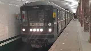 Электропоезд 81-717 Номерной На станции Речной Вокзал // 10 Ноября 2023