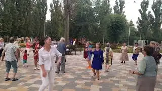 Цыганка пляшет