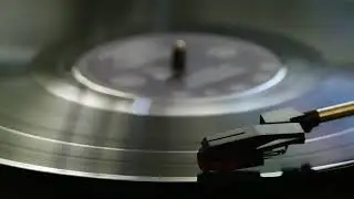 Vinyl Crackle / Record Player White Noise / Vinyl Crackling 1 hour