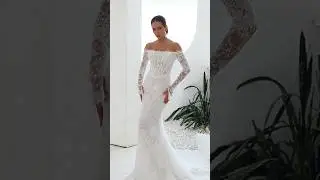 Лаконичное платье бюстье приталенного силуэта с кружевным рукавом! 