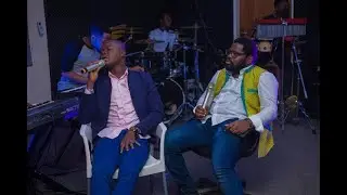 Frère Emmanuel Musongo dans worship mon coeur t'adore avec le fr Jonathan yafu ooh papa kumama na yo