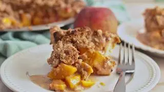 The Ultimate Guide to Delicious Gluten-Free Peach Crumble Pie