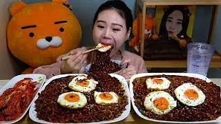 [Eng Sub] 8 packets of Jin Jjajang (Instant black bean noodles) and Fried eggs Mukbang Eating Sound