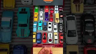 PaPa Cars Garage 1:64 Scale Diorama Car Garage Model