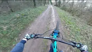 VTT DANS LA BOUE !!! 💨