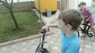 Марк поехал на велосипеде, горжусь!