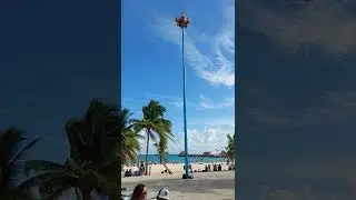 Voladores de Papantla en Playa del Carmen - Plaza Fundadores (Completo)