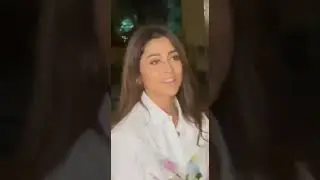 Bollywood Actress Blows a Flying Kiss to Her Fans in Public #bollywood #beautiful #kiss #bold