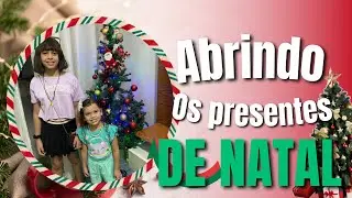 Abrindo os presentes de Natal
