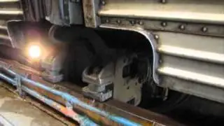 NIEZWYKŁA KOLEJ - Zmiana rozstawu kół pociągu  / Talgo train gauge changing in Spain