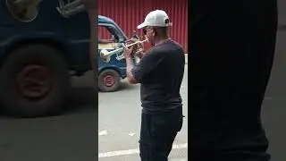 Ketika pace papua jago main Terompet #papua #terompet