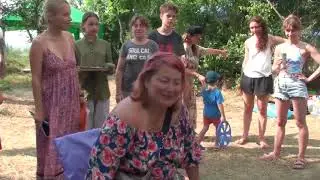 Лебедёвка 21. Рояль в кустах.