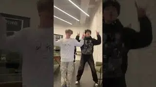 ЭЩ ЭЩ ВЫШЛА!🥳 СЛУШАЕМ В ЯНДЕКС МУЗЫКЕ