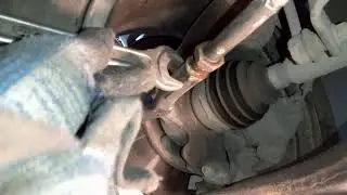 если не окручивается  регулировка схождения колес