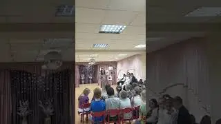 Немецкая народная песня "Хохлатка" исполняет Янченко Полина