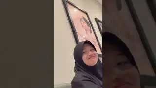 Cewek kentut kemeja merah di apotik Farma 