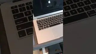 Cheen tapak dum dum with macbook #cheentapakdumdum #viralvideo #viralshorts #trending
