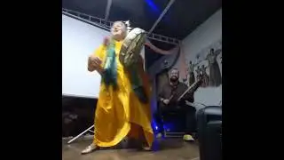 IN THE ARMS OF THE GODDESS - Susan Marie Paramor e eu no tambor 🇬🇧🇧🇷