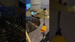 One handed drum groove