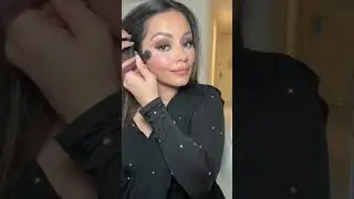 IT'S GIVING GLAM MORTICIA IN A SARI VIBES & I'M SO HERE FOR IT 🤩 | KAUSHAL BEAUTY