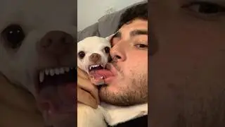 Niki bite me!?!?😱😱😱
