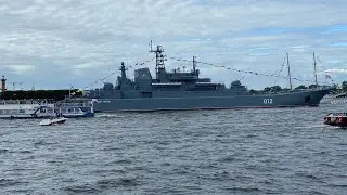 День ВМФ в Санкт-Петербурге 2021/ военные корабли 🚢 на Адмиралтейской набережной ⛴🚢🛳