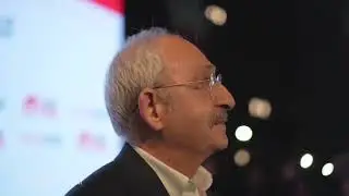 CHP’li gençler Kılıçdaroğlu'nu şarkıyla karşıladı:‘Bilmem mi, zor günlerimde hep sen yanımda vardın’