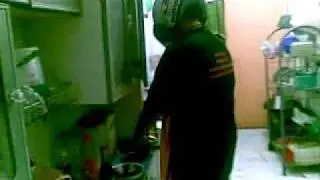 Teknik Keselamatan Menumbuk Sambal (How to Increase Security Of Making Sambal)
