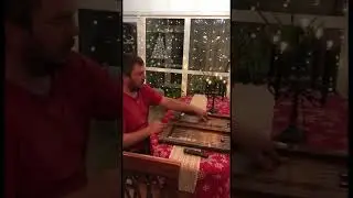 Как мы коротаем долгие зимние вечера.