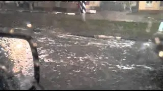 Ливень  с градом Саратов, ул. Щехурдина, 11 июня 2014 года