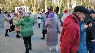 08.03.2024.🌹🌹🌹Бархат Алых роз.Евгений Путилов.В Гомельском парке.