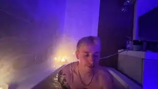 Заварил ванну дошика сидит и ест (Follentass)
