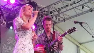 We Banjo 3 - "Caledonia" (with Jessica Willis Fisher)