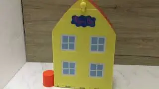 Peppa pig house hide and seeks with shapes!