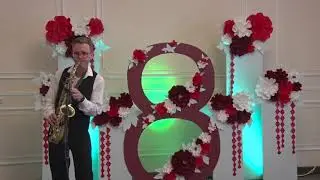 С праздником - 8 Марта!