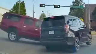 INSANE T-BONE CRASH | USA Road Rage: Instant Karma and Car Crashes, 2023 | (633)