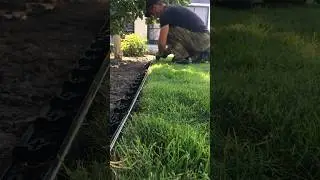 Plastic curb - fast and inexpensive 👌🏻 #garden #gardeningideas #landscape #landscapingdesign