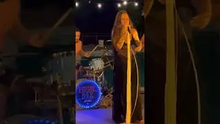 Anna Asti в день рождения спела свои песни на Кипре #annaasti #concert #asti #топ