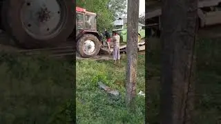 разгружаем пресс подборщик