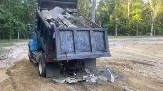 Ol Blue   94 Ford L9000 Dumping concrete