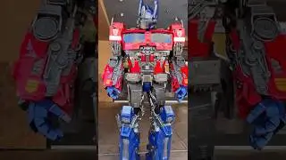 Optimus Prime goes to a car show #robot #carshow #optimusprime #transformers #cosplay #cosplayer