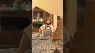 Lihat pintu ke buka, takut ada yg masuk.