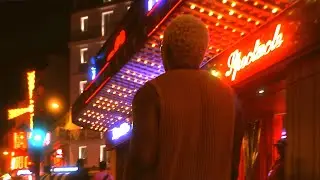 STREET PHOTOGRAPHY - PIGALLE BY NIGHT - PARIS