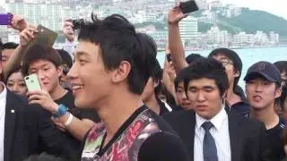 110812 RAIN(Bi) 釜山BUSAN HEAUNDE BEACH - SectionTV Interview  PM6:07