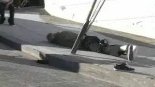 Неудачное падение скейтбордиста, яишница