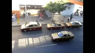 Micros, macros y metrobuses: Transporte público en la ciudad de México.