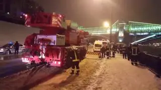 Инспектор прыгнул в Москву реку и спас девушку из тонущей машины